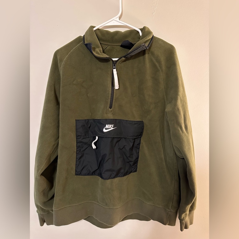 Men’s Nike 1/4 Zip fleece with Pouch
